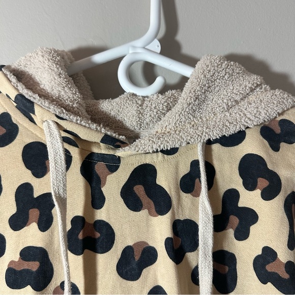 New Like Love Leopard Print Sweatshirt w/Faux Shearling Lined Hoodie Size Small - Picture 6 of 9